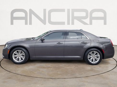 Used 2018 Chrysler 300 Touring w/ Driver Convenience Group RWD image 9