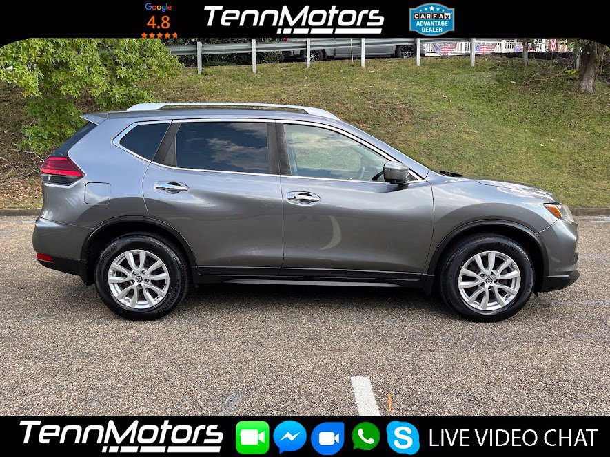 Used 2017 Nissan Rogue SV w/ SV Premium Package AWD/4WD image 2