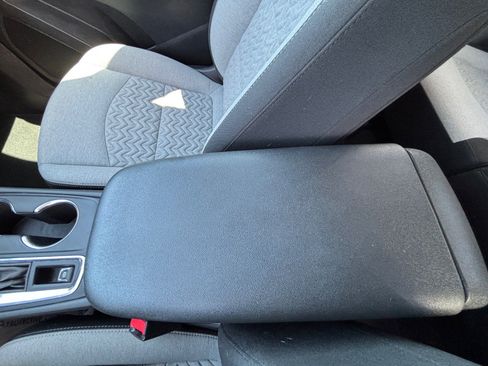 Used 2023 Chevrolet Equinox LS w/ LS Convenience Package FWD image 16