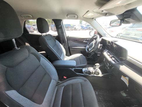 Used 2024 Chevrolet TrailBlazer LT w/ Convenience Package FWD image 8