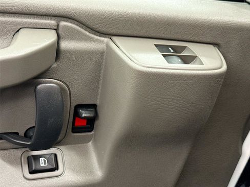 New 2026 GMC Savana 4500 4500 VAN 159 w/ Driver Convenience Package image 12