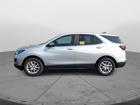 Used 2022 Chevrolet Equinox LT image 2