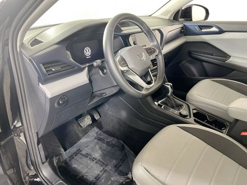 Used 2023 Volkswagen Taos SE image 9