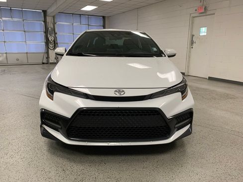 Used 2020 Toyota Corolla XSE FWD image 2
