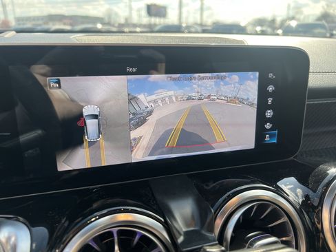 Certified 2021 Mercedes-Benz GLB 35 AMG 4MATIC image 25