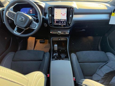 New 2026 Volvo XC40 B5 Ultra w/ Climate Package image 6