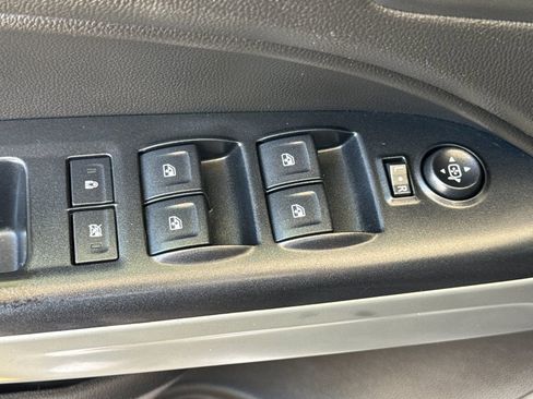 Used 2016 Chevrolet Colorado LT w/ LT Convenience Package image 11