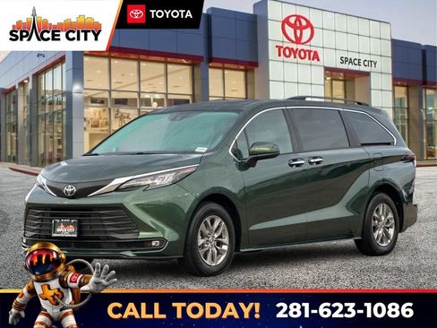 Certified 2026 Toyota Sienna XLE FWD image 1