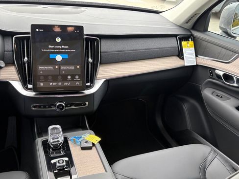 New 2026 Volvo XC90 B6 Core image 12