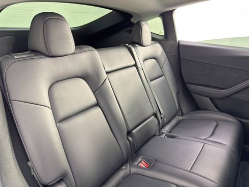 Used 2022 Tesla Model Y Performance image 38