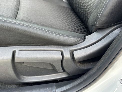 Used 2018 Nissan Rogue S FWD image 15