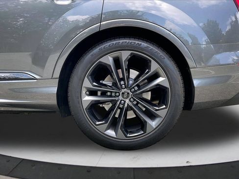 Used 2025 Audi Q7 3.0T Premium Plus AWD/4WD image 38