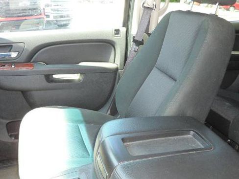Used 2013 Chevrolet Suburban LS AWD/4WD image 19
