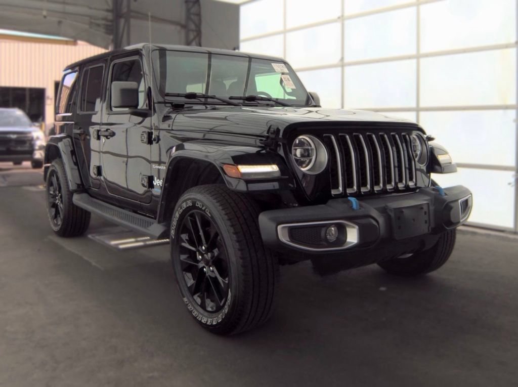 Used 2022 Jeep Wrangler Unlimited Sahara AWD/4WD image 7