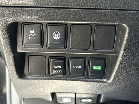 Used 2020 Nissan Rogue Sport SV AWD/4WD image 45