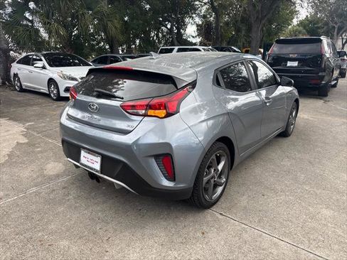 Used 2019 Hyundai Veloster 2.0 image 6