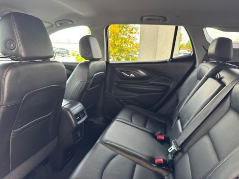 Used 2024 GMC Terrain SLT AWD/4WD image 7