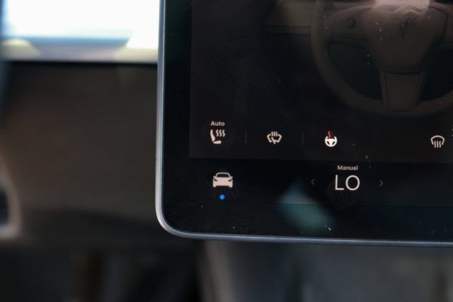 Used 2023 Tesla Model Y Long Range AWD/4WD image 38