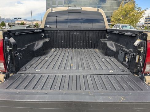 Used 2019 Toyota Tacoma TRD Sport AWD/4WD image 30