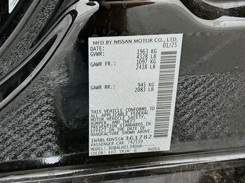 Used 2025 Nissan Altima 2.5 SV FWD image 12