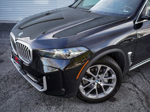 Used 2024 BMW X5 xDrive40i image 2