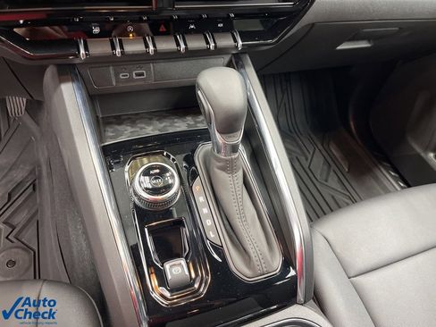 Used 2025 GMC Canyon Elevation w/ Convenience Package image 25