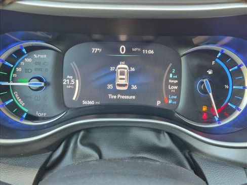 Used 2022 Chrysler Pacifica Touring-L FWD image 11