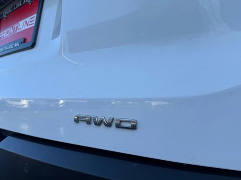 Used 2022 GMC Acadia SLT w/ Trailering Package AWD/4WD image 18