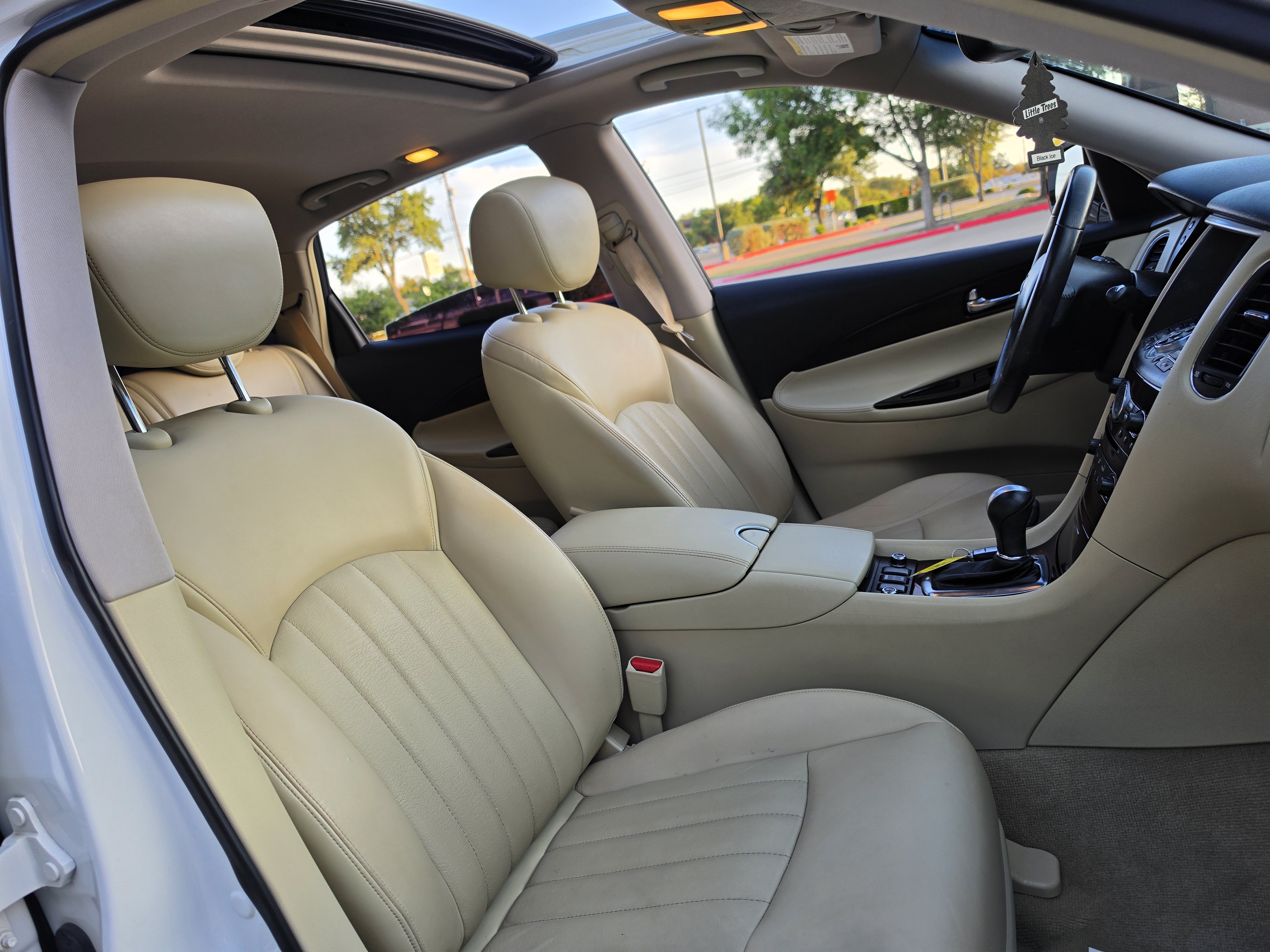 Used 2017 INFINITI QX50 AWD w/ Premium Plus Package image 15