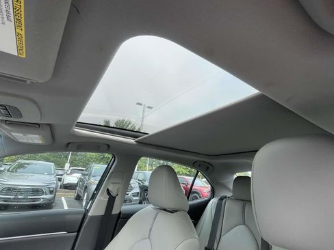 Used 2020 Toyota Camry XSE FWD image 15