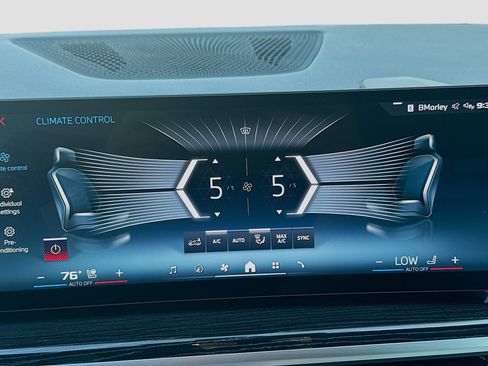 Used 2025 BMW X5 M60i w/ Climate Comfort Package image 15