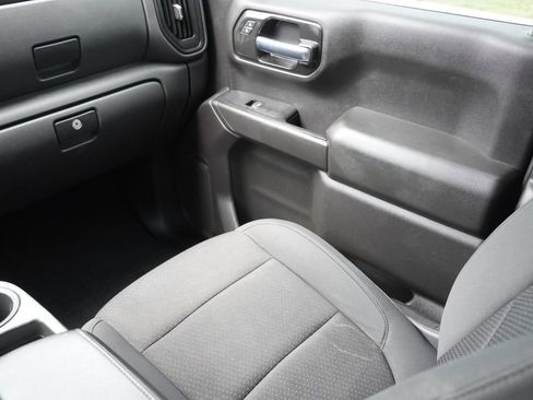 Used 2020 Chevrolet Silverado 1500 Custom w/ Custom Value Package AWD/4WD image 15