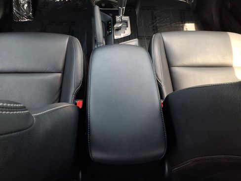 Used 2018 Toyota RAV4 Limited w/ Advanced Technology Package AWD/4WD image 32