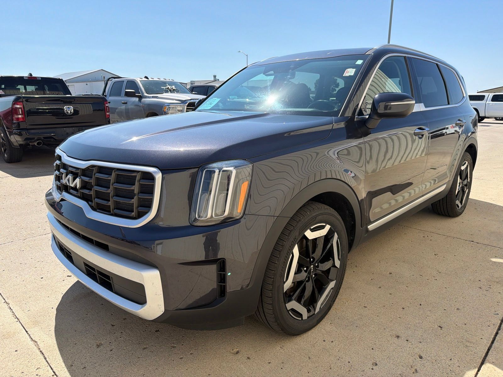 Used 2025 Kia Telluride S AWD/4WD image 4
