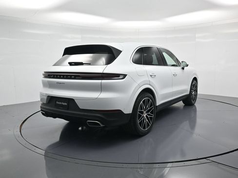 Certified 2026 Porsche Cayenne AWD/4WD image 30