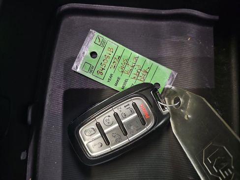 Used 2021 Chrysler Pacifica Touring-L image 29