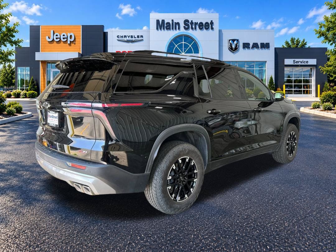 Used 2025 Chevrolet Traverse Z71 AWD/4WD image 5