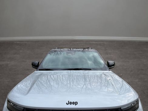 New 2025 Jeep Grand Cherokee L Limited image 27