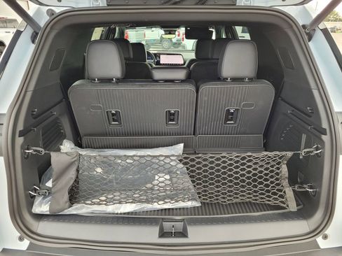 New 2026 Chevrolet Traverse LT w/ Midnight/Sport Edition FWD image 24