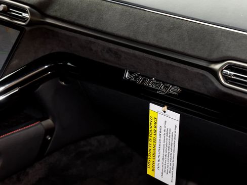 Used 2025 Aston Martin V8 Vantage Coupe image 56
