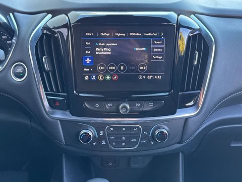 Used 2023 Chevrolet Traverse LT image 18