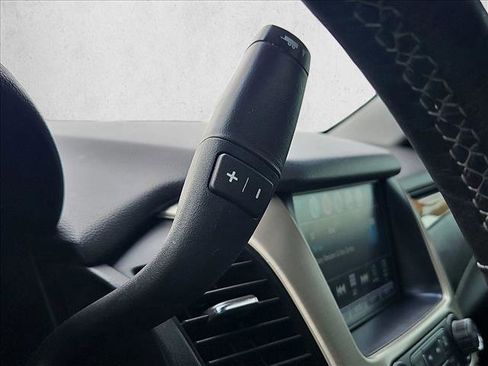 Used 2017 GMC Yukon XL Denali w/ Open Road Package image 12