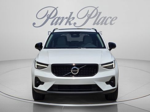 Used 2022 Volvo XC60 B5 Inscription w/ Advanced Package FWD image 9