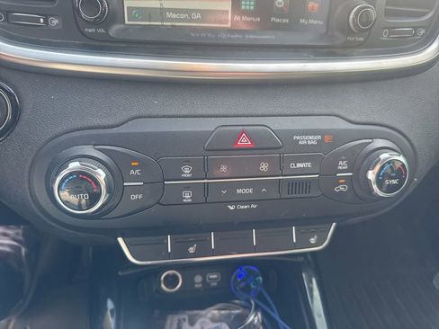 Used 2016 Kia Sorento SX FWD image 13