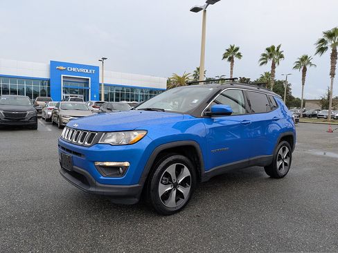 Used 2020 Jeep Compass Latitude w/ Cold Weather Group AWD/4WD image 7