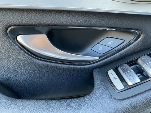 Used 2021 Mercedes-Benz GLC 300 image 14