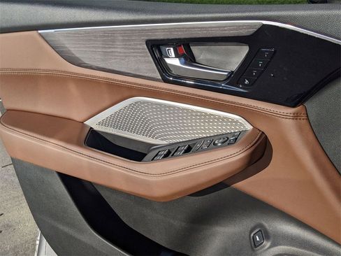 Used 2024 Acura MDX SH-AWD w/ Advance Package image 15