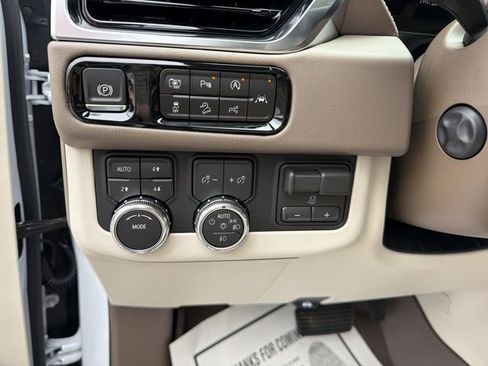 New 2026 GMC Yukon XL Denali w/ Denali Reserve Package AWD/4WD image 18