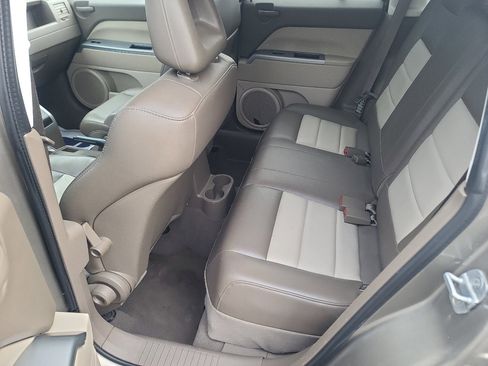 Used 2007 Jeep Compass Limited w/ Driver Convenience Group image 11