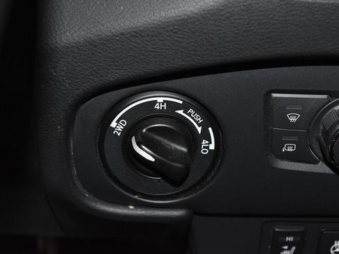 Certified 2022 Nissan Frontier SV AWD/4WD image 12